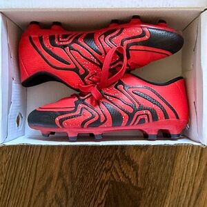 NWT DREAM PAIRS Boys Girls Soccer Cleats Firm Cleats Sport Athletic Outdoor SZ 4